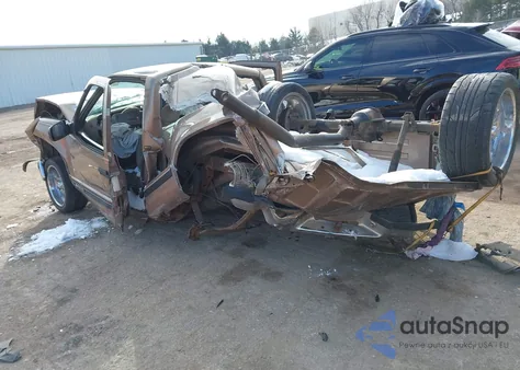 1997 Chevrolet C1500 Sportside из США, поврежденный, VIN 1GCEC14WXVZ197344